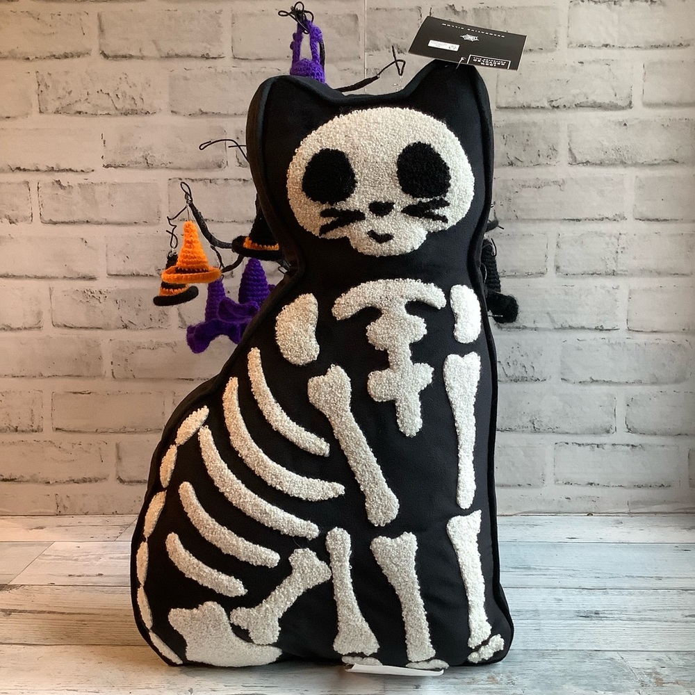 STOREHOUSE 12×20 Cat Shaped Skeleton Pillow